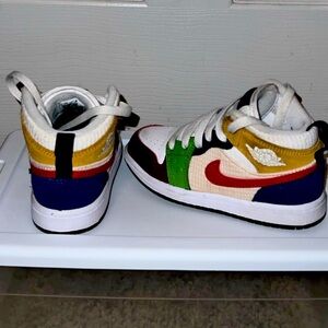 Little Kids Jordan 1 Mid SE